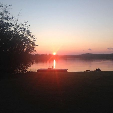 Algonquin'S Edge Resort Madawaska 외부 사진