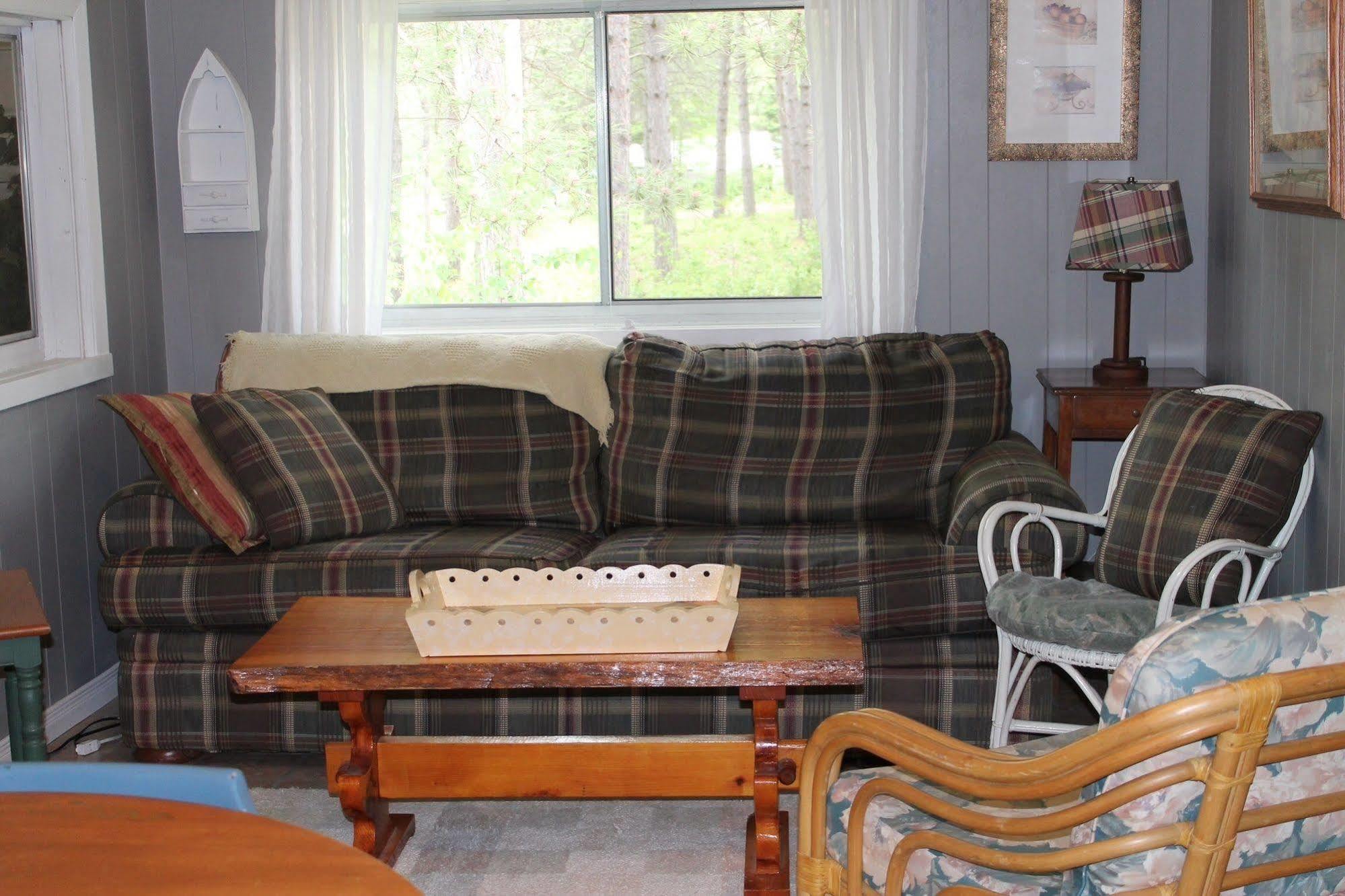 Algonquin'S Edge Resort Madawaska 외부 사진